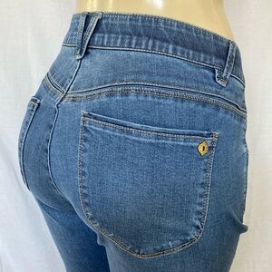 DEMOCRACY Jeans Tummy Control Size 18W Skyrise Distressed Hem Straight Leg NWOT
